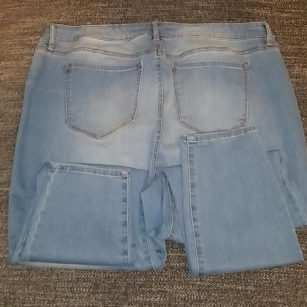Jeans - Picture 2 of 3